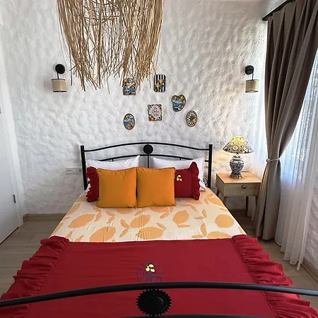 Lime Hotel *